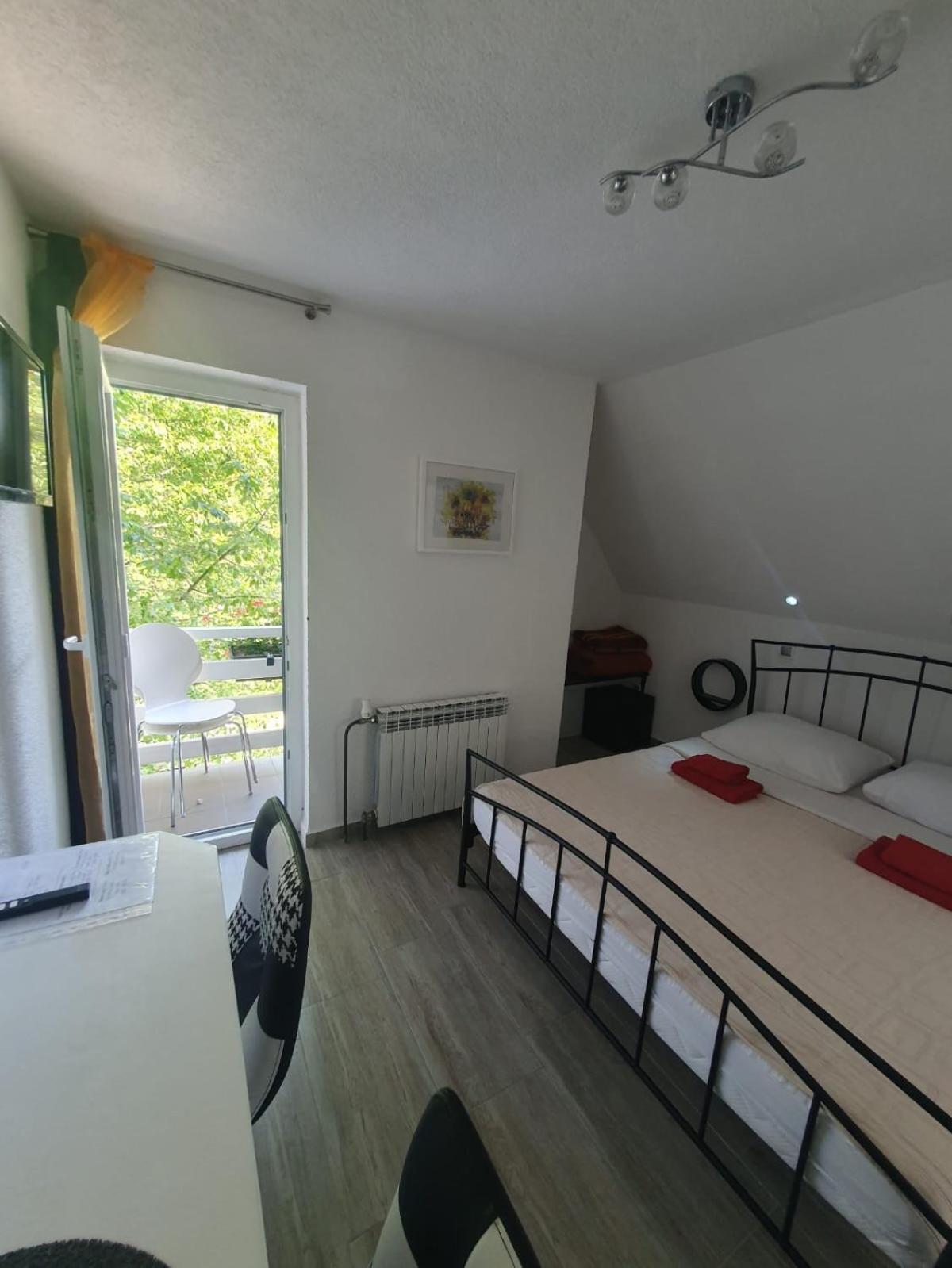 Plitvička Jezera Guesthouse Nikola מראה חיצוני תמונה